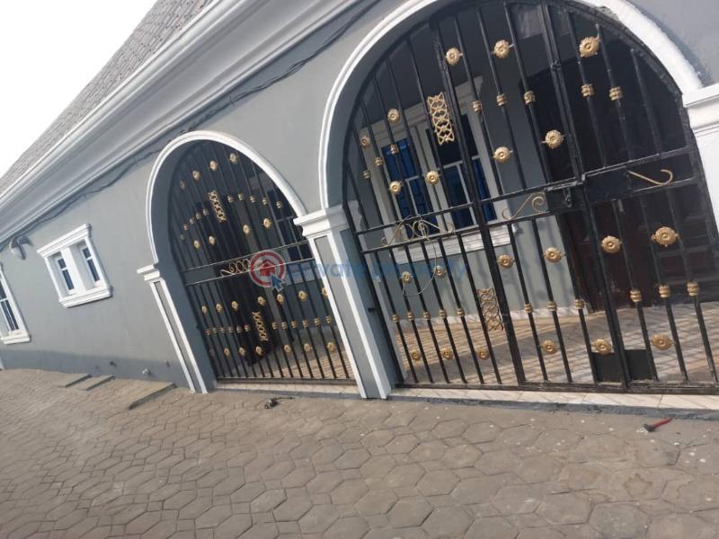 House For Rent Idi Ayunre Off Top Garden New Garage Challenge Ibadan Challenge Ibadan Oyo - 2