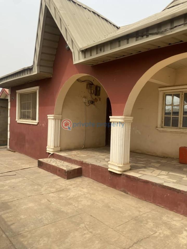 3 bedroom Self Contain For Rent Zionist Akala Express Ibadan Oyo - 3