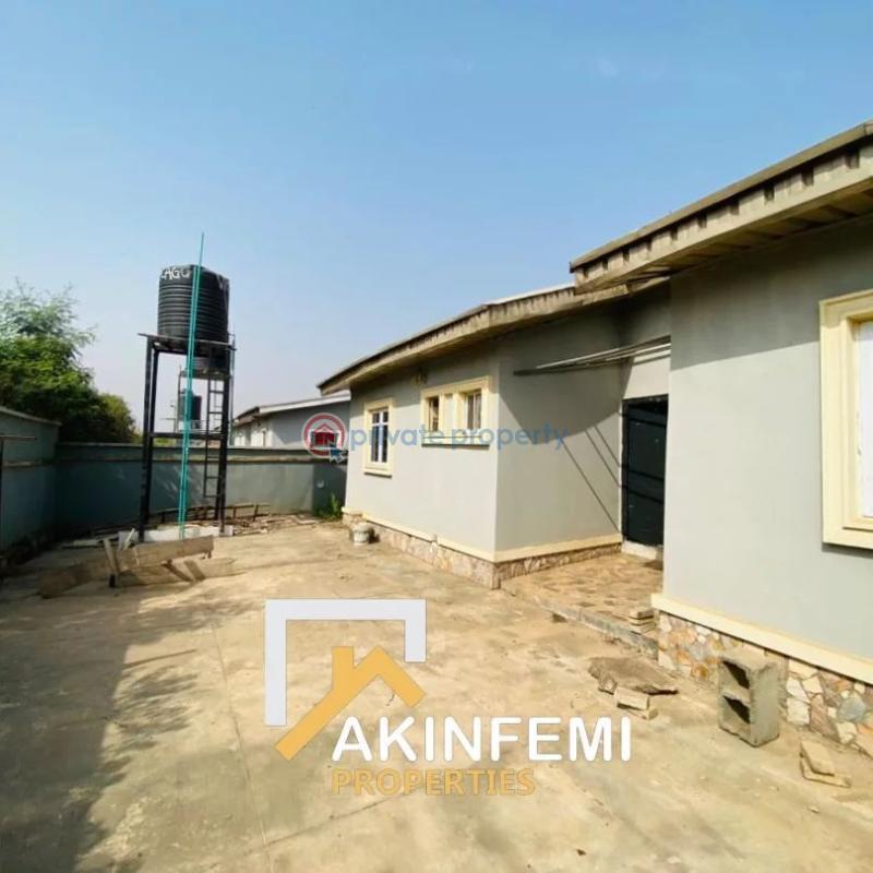 3 bedroom House For Sale Ibadan Oyo - 5