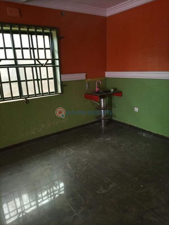 House For Sale Bankole Off Tipper Garage Akala.express Oluyole Extension Ibadan Mujaidi Akala Express Ibadan Oyo - 4