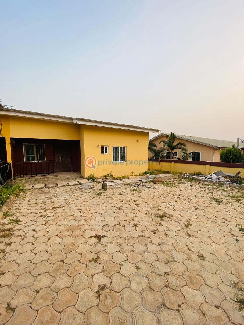 3 bedroom Semi detached Bungalow For Sale Carlton Gate Estate Akobo Ibadan Oyo - 0