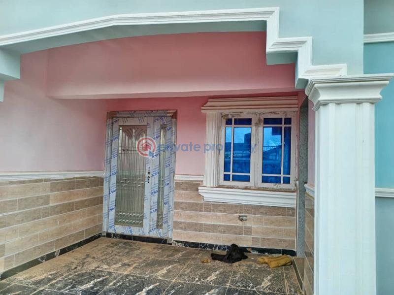 3 bedroom House For Sale Aminkanle, Alagbado, Ikola Ipaja Lagos - 1