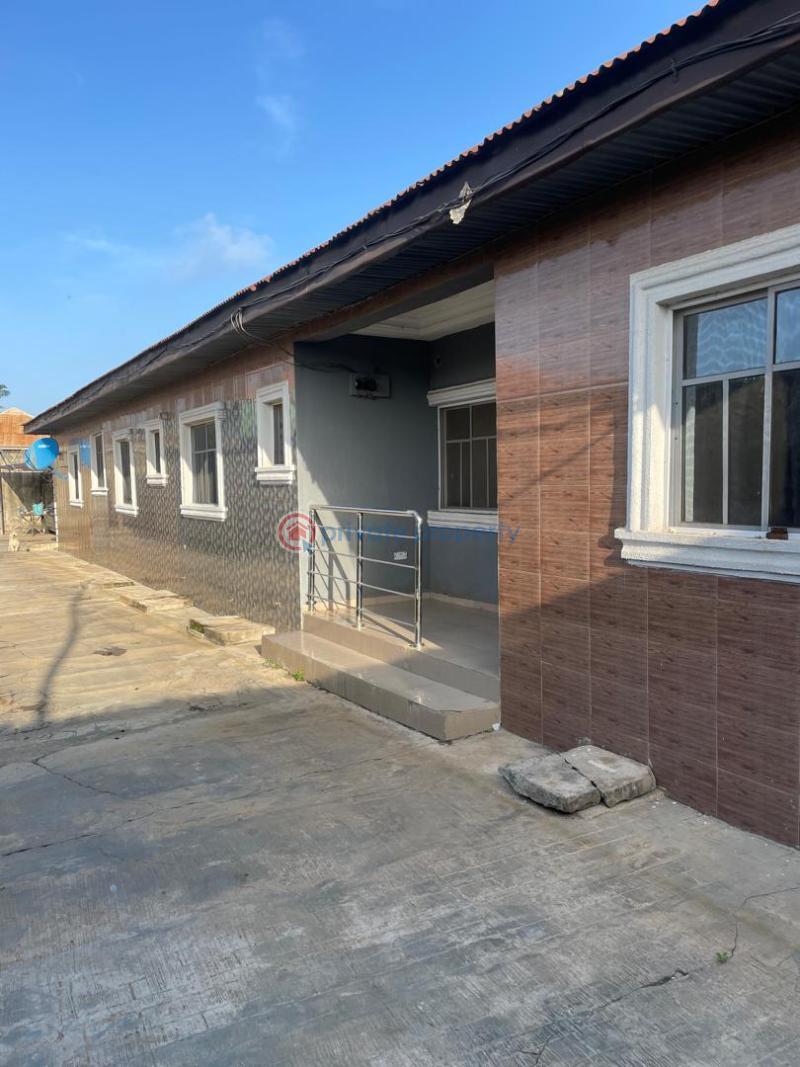 3 bedroom Flat & Apartment For Rent Alaguntan Area, Ologuneru Ibadan Oyo - 5