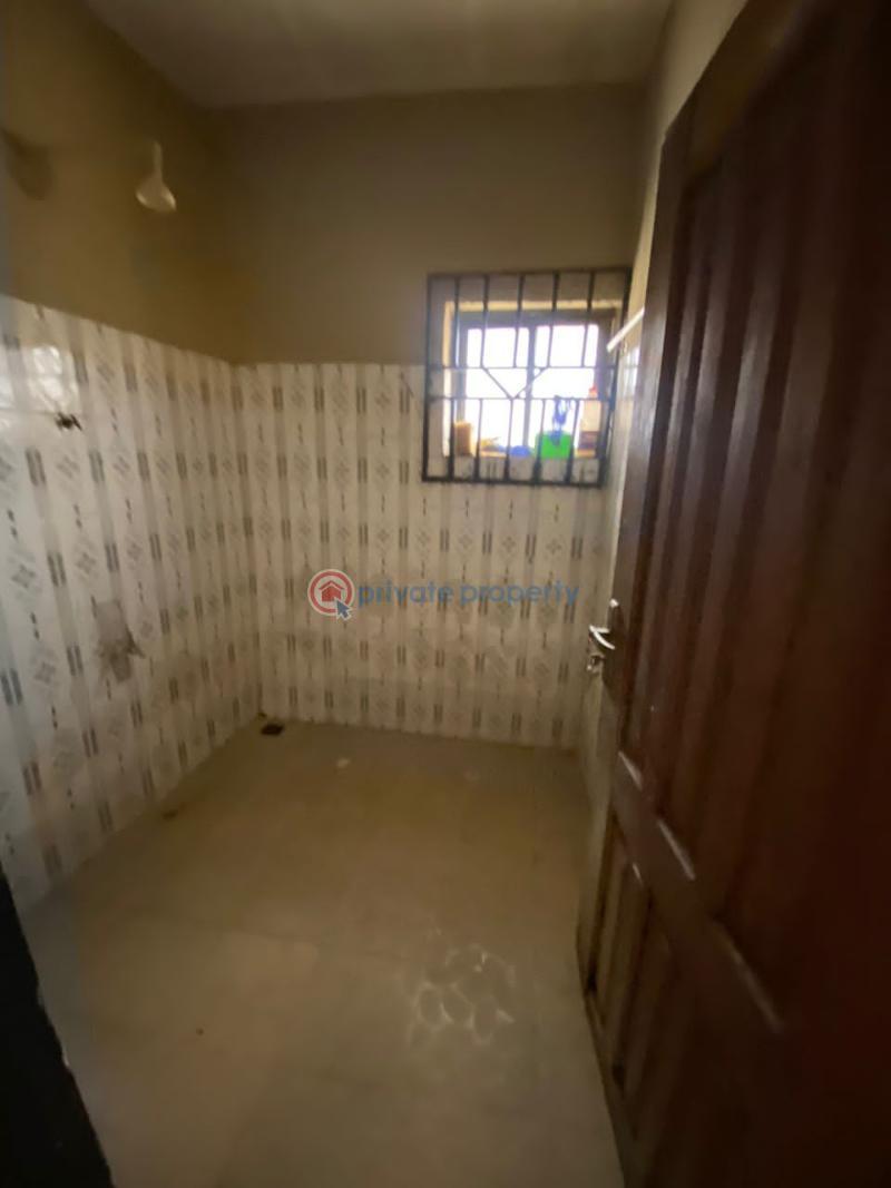 3 bedroom Flat & Apartment For Rent Iyana Olopa Area Akobo Ibadan Oyo - 5