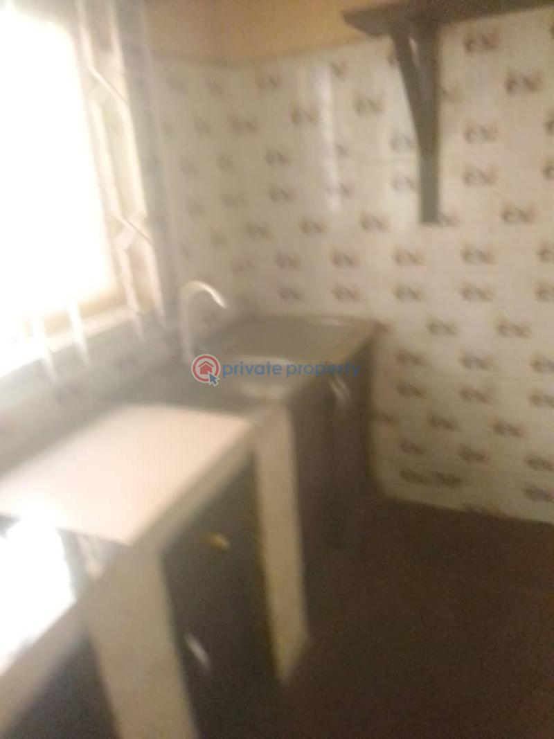 3 bedroom Flat & Apartment For Rent Scout Camp Area Challenge Ibadan Oyo - 1