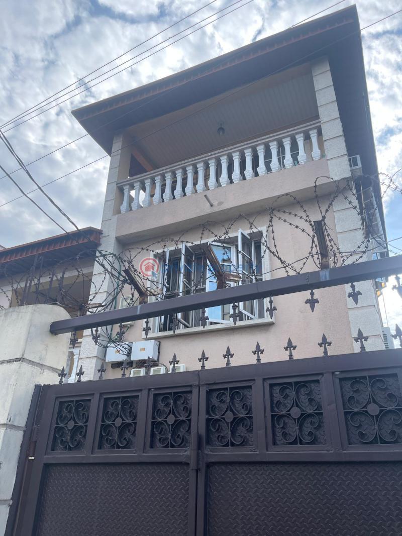 3 bedroom flat Block Of Flats For Rent Off Randle Avenue Randle Avenue Surulere Lagos