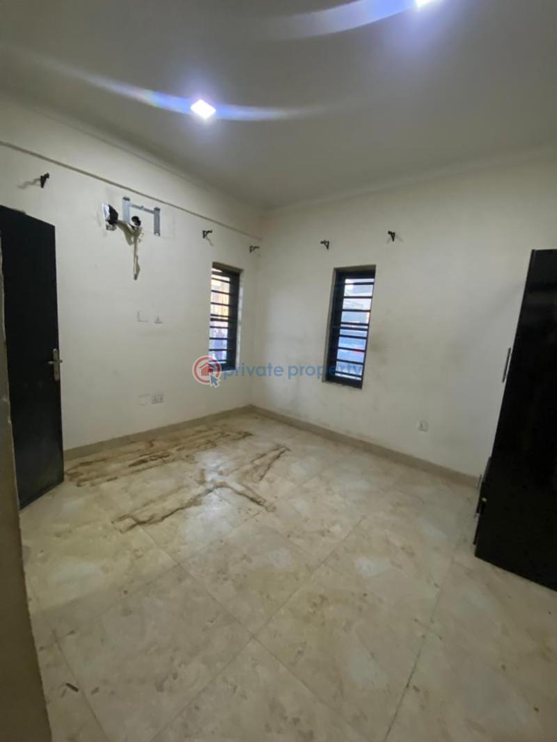 3 bedroom flat - 5 3 bedroom Block Of Flats For Rent Surulere Lagos - 5
