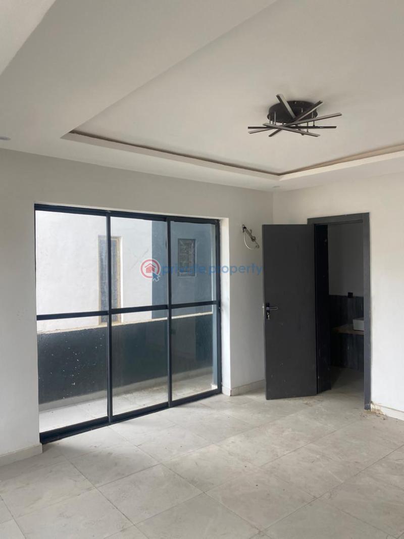 3 bedroom Flat & Apartment For Sale Yaba Lagos - 19