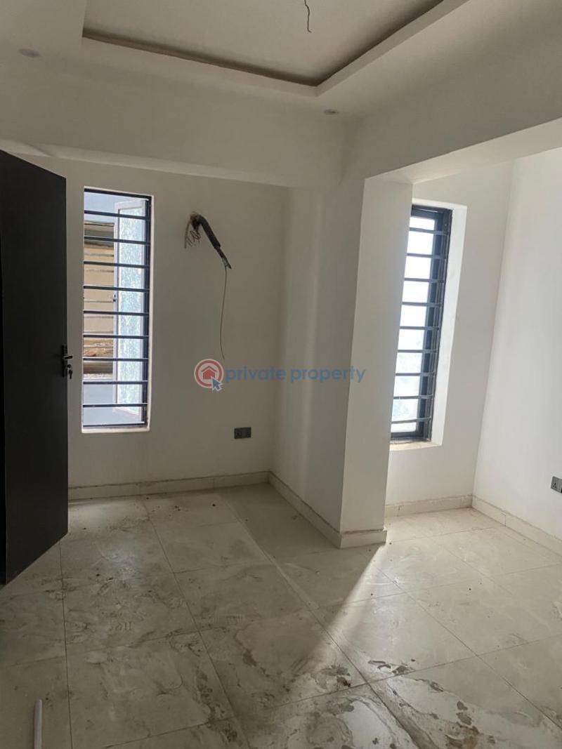 3 bedroom Flat & Apartment For Sale Yaba Lagos - 10
