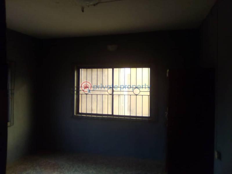 3 bedroom Self Contain For Rent At The Back Of Abbey Lincon Filling Station Ibadan Oyo - 5