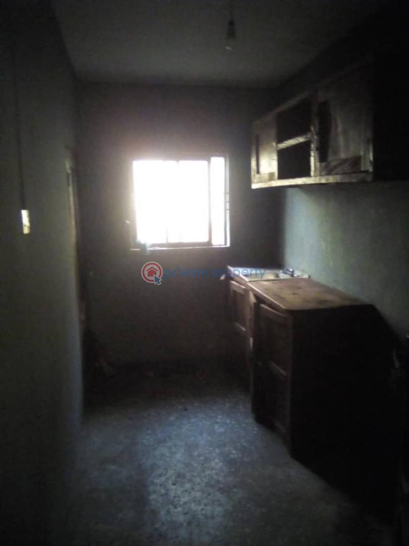 3 bedroom Self Contain For Rent At The Back Of Abbey Lincon Filling Station Ibadan Oyo - 9