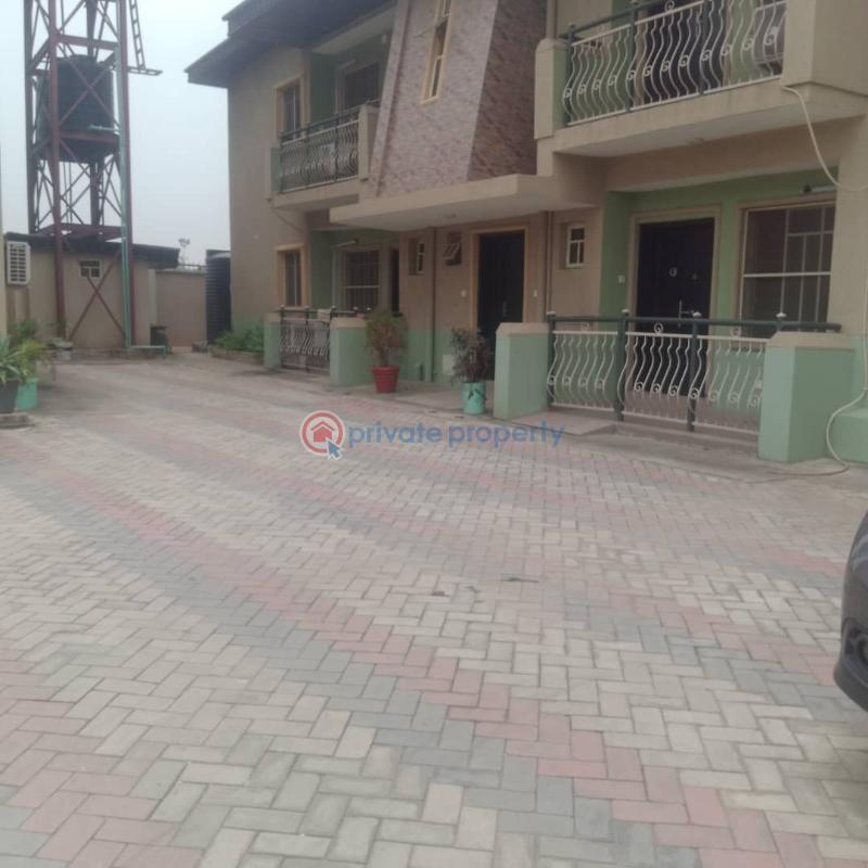 For rent 3 bedroom Flat & Apartment Aviation Estate Mafoluku Oshodi