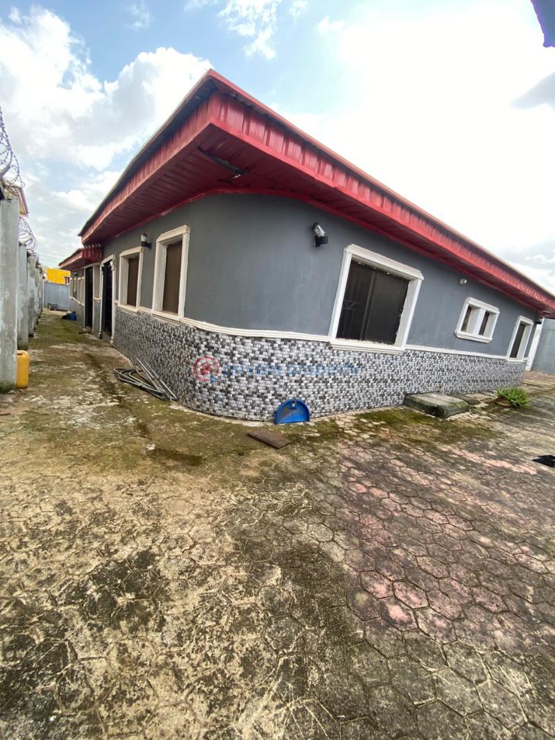 3 bedroom Flat & Apartment For Rent Iyana Olopa Area Akobo Ibadan Oyo - 2