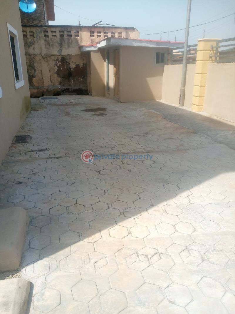 3 bedroom Block Of Flats For Rent Lowa Estate Haruna Jumofak Ikorodu Lagos - 6