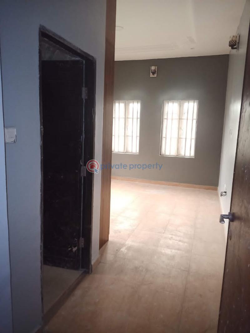 For sale 3 bedroom House Crown Estate Sangotedo Ajah Lagos (PID