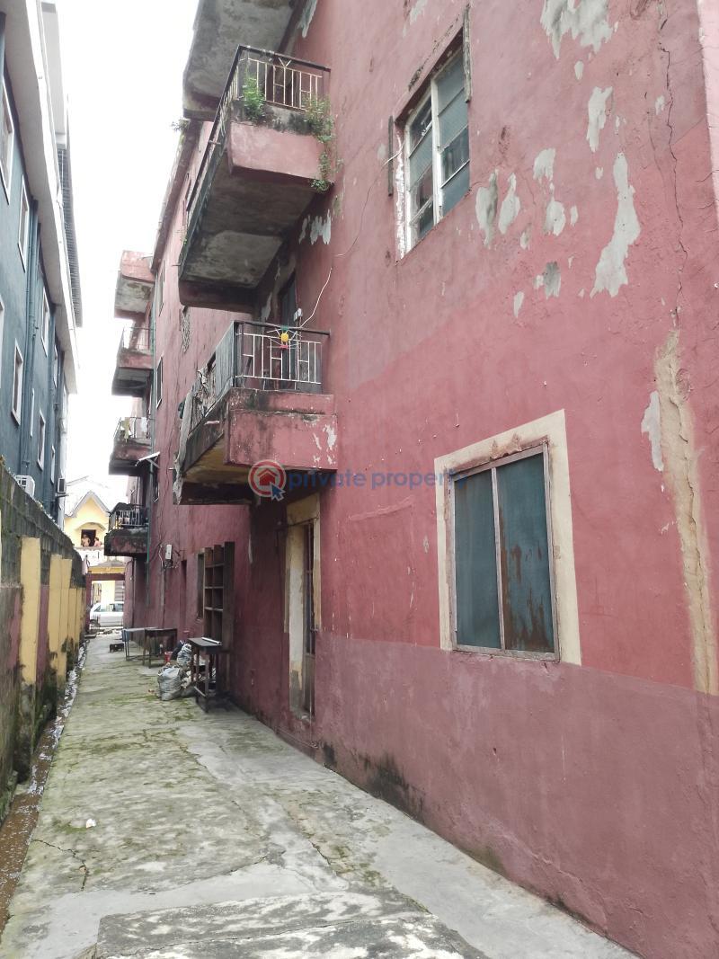 3 bedroom House For Sale Ayilara Street Ojuelegba Surulere Lagos - 2