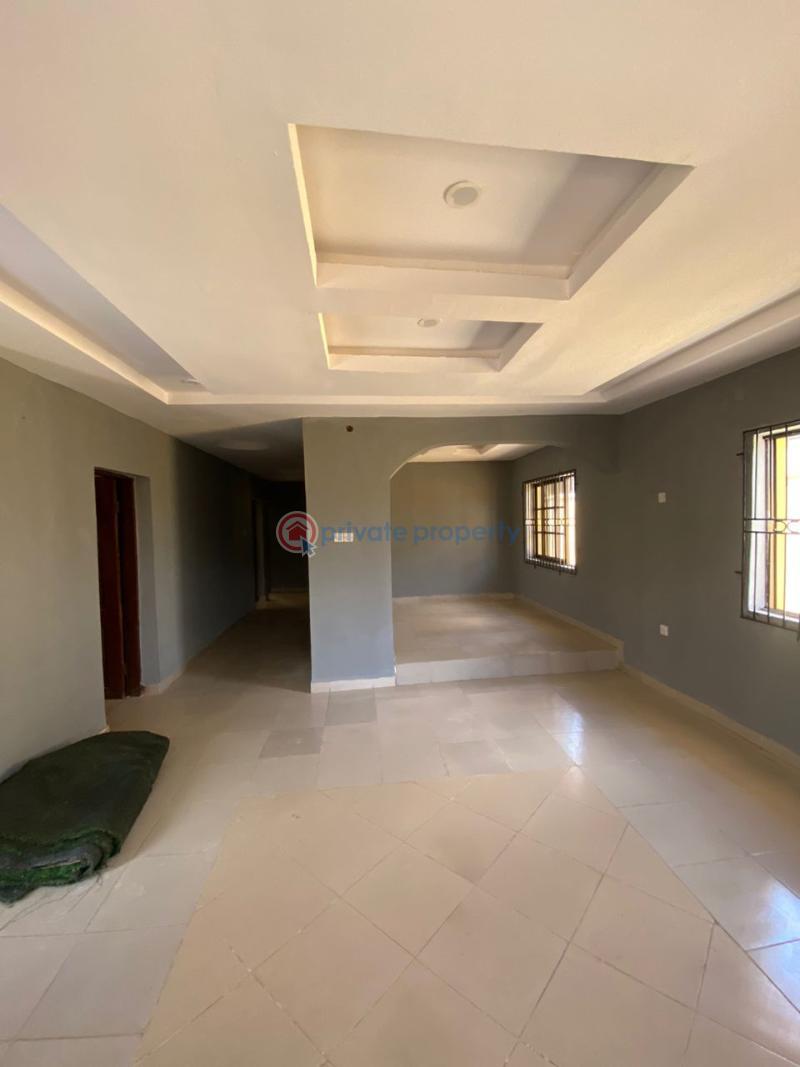 3 bedroom House For Rent T Exclusive Side Ibadan Oyo - 1