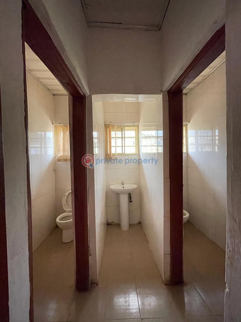 10 bedroom Commercial Property For Sale Omolayo / Alegongo Estate Akobo Ibadan Oyo - 8
