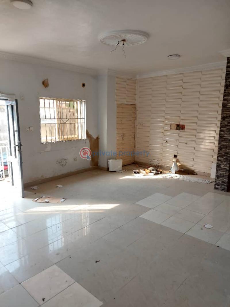 3 bedroom Flat & Apartment For Rent Shadua Estate Sholuyi Gbagada Gbagada Lagos - 9