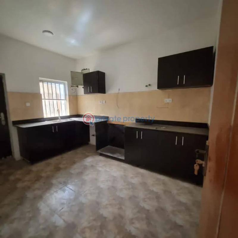 3 bedroom Flat & Apartment For Rent Off Censors Market, Bode Thomas Surulere Lagos - 3
