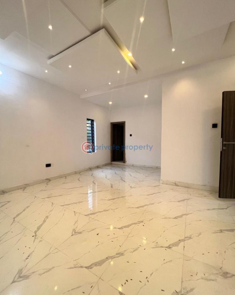 3 bedroom Terraced Duplex For Sale Yaba Tech Quarters Jibowu Yaba Lagos - 3