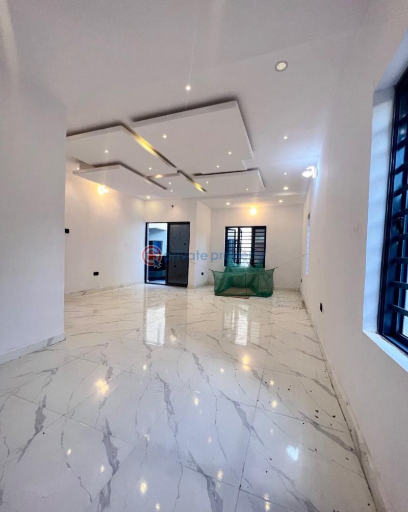 3 bedroom Terraced Duplex For Sale Yaba Tech Quarters Jibowu Yaba Lagos - 4