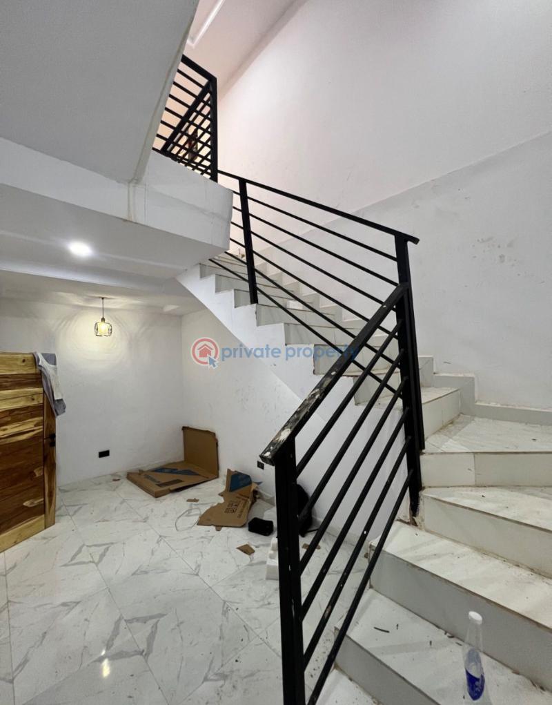 3 bedroom Terraced Duplex For Sale Yaba Tech Quarters Jibowu Yaba Lagos - 5