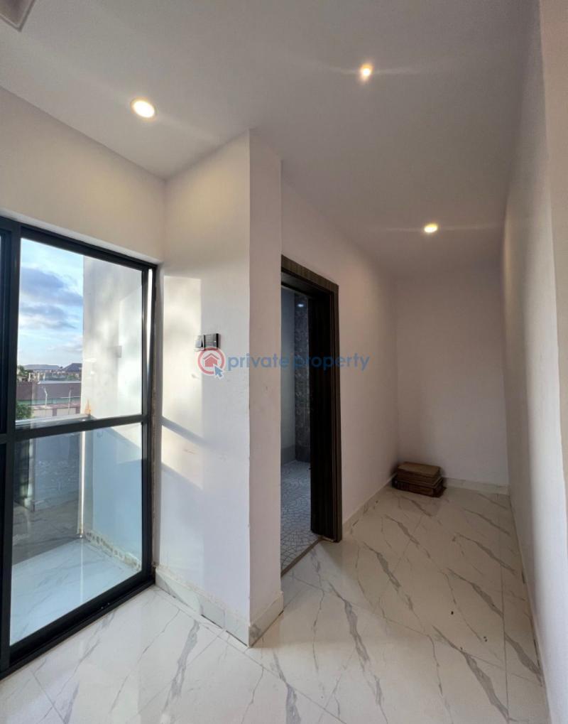 3 bedroom Terraced Duplex For Sale Yaba Tech Quarters Jibowu Yaba Lagos - 9