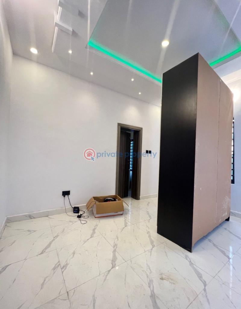 3 bedroom Terraced Duplex For Sale Yaba Tech Quarters Jibowu Yaba Lagos - 7