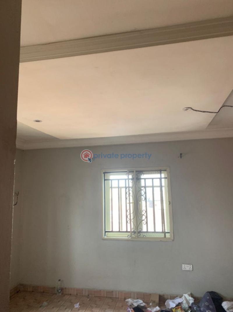 3 bedroom Flat & Apartment For Rent Iyana Oworo Oworonshoki Gbagada Lagos - 1