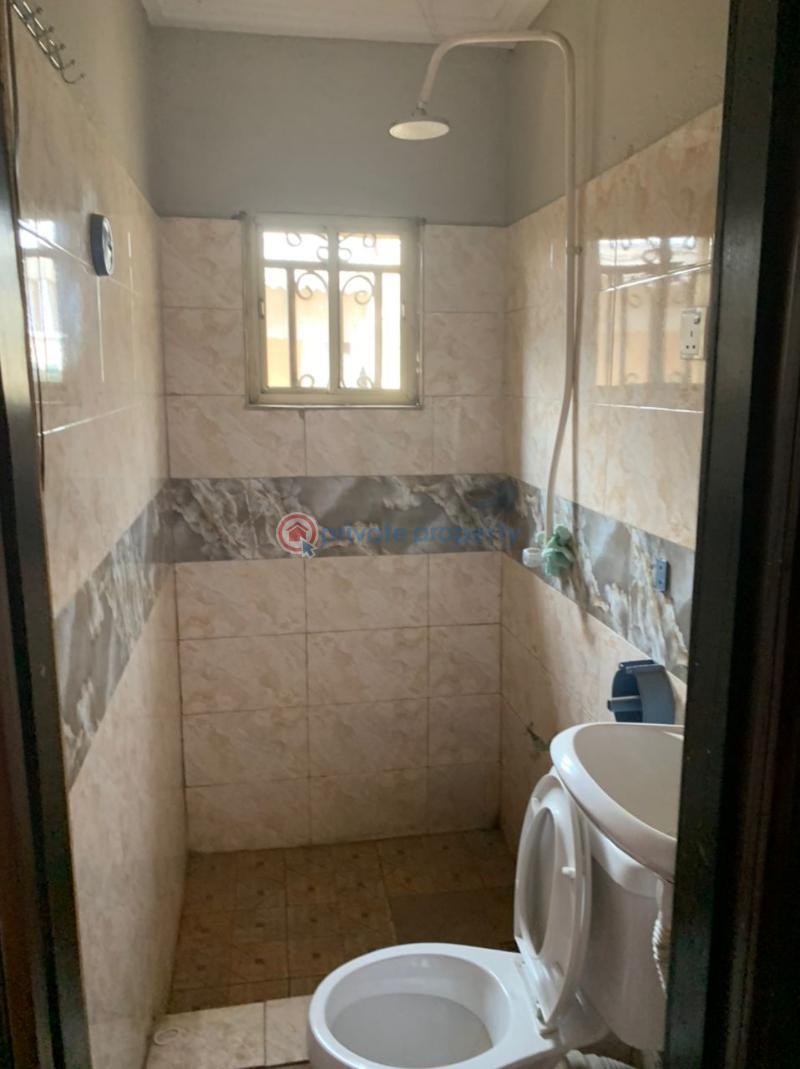 3 bedroom Flat & Apartment For Rent Iyana Oworo Oworonshoki Gbagada Lagos - 4