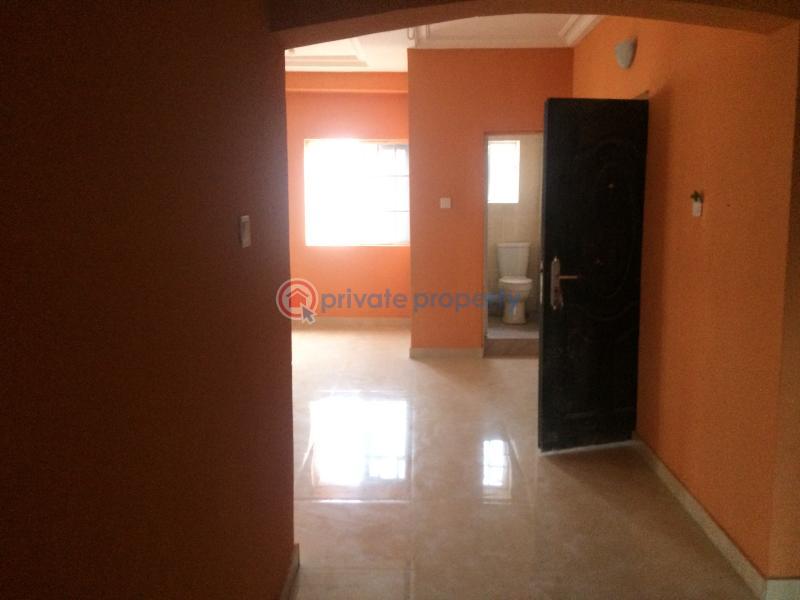 3 bedroom Flat & Apartment For Rent At Ashimowu Bakare Street, Off Nnobi Street Via Kilo Bus Stop, Surulere Lagos - 2