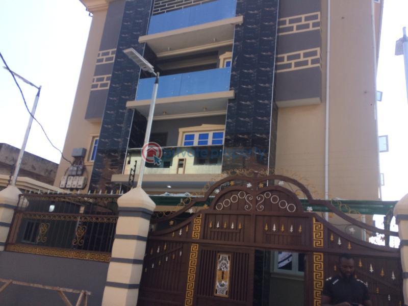 3 bedroom Flat & Apartment For Rent At Ashimowu Bakare Street, Off Nnobi Street Via Kilo Bus Stop, Surulere Lagos - 6