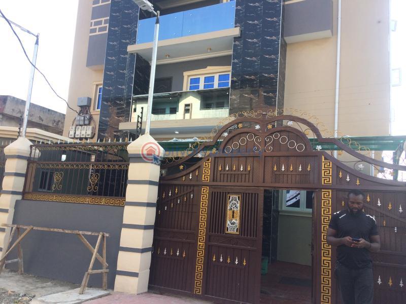 3 bedroom Flat & Apartment For Rent At Ashimowu Bakare Street, Off Nnobi Street Via Kilo Bus Stop, Surulere Lagos - 7