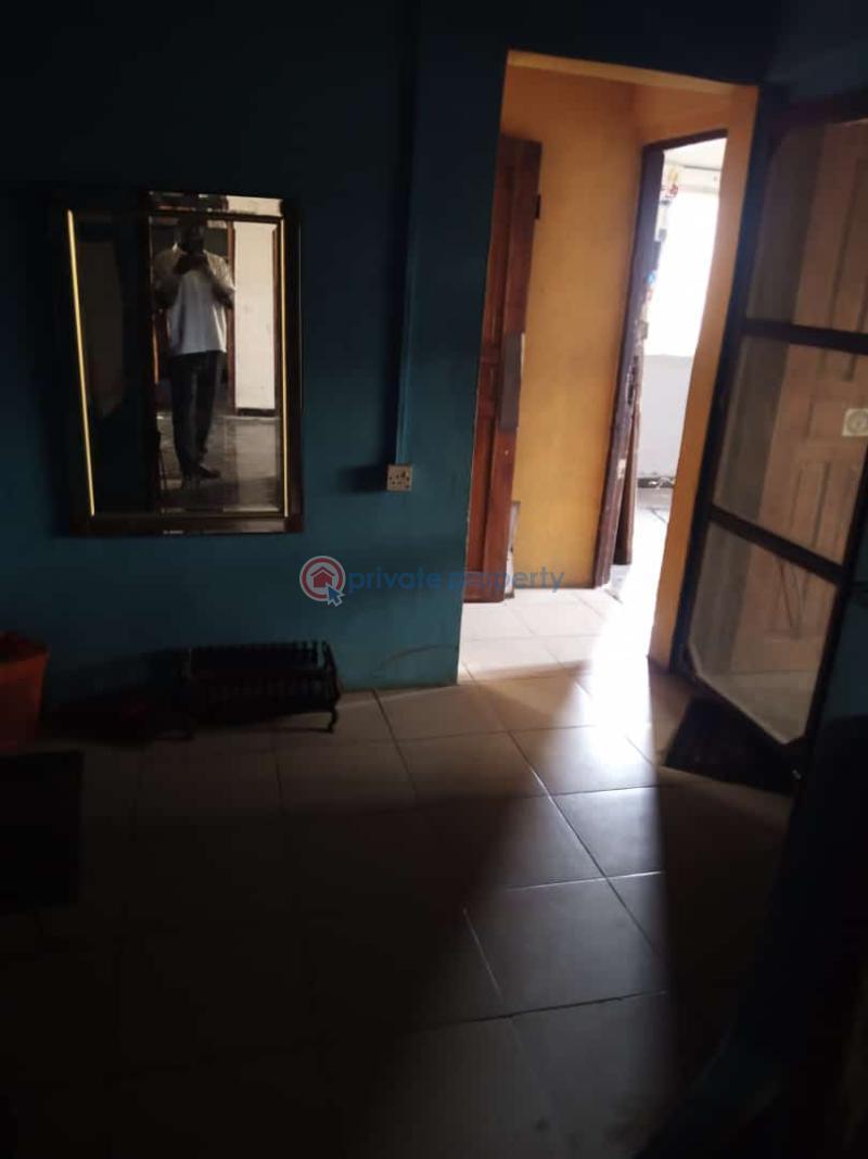 3 bedroom Flat & Apartment For Sale Lsdpc Estate Iponri Surulere Lagos - 5