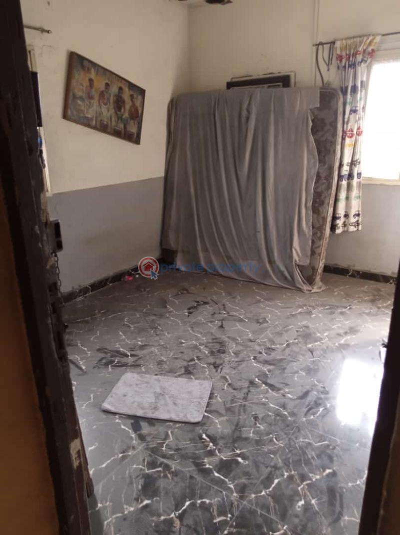 3 bedroom Flat & Apartment For Sale Lsdpc Estate Iponri Surulere Lagos - 2