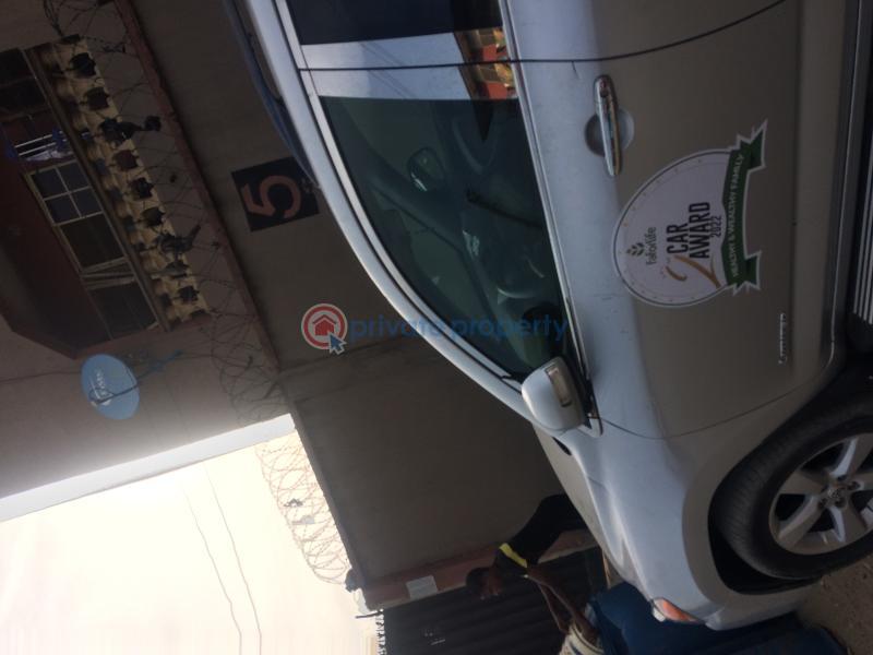 3 bedroom Flat & Apartment For Rent Kehinde Street Off Fehintola Giwa Street Via Adetola Road Cele Aguda Bus Stop Surulere Lagos - 6