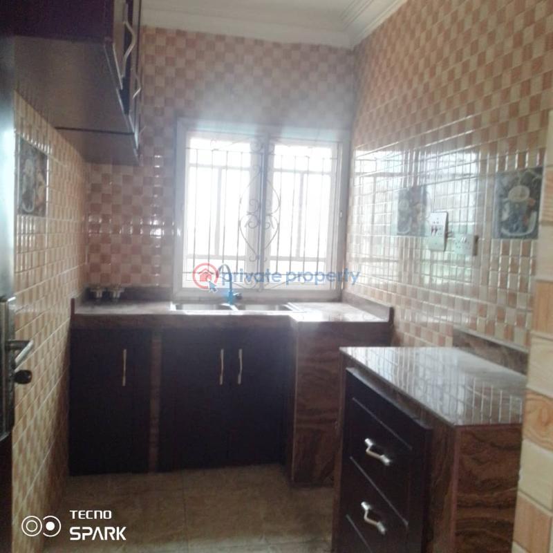 3 bedroom Flat & Apartment For Rent Off Akinwunmi Street, Alagomeji Yaba Lagos - 3
