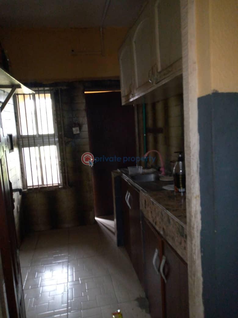 3 bedroom Flat & Apartment For Rent Oyadiron Axis Sabo Yaba Lagos - 4