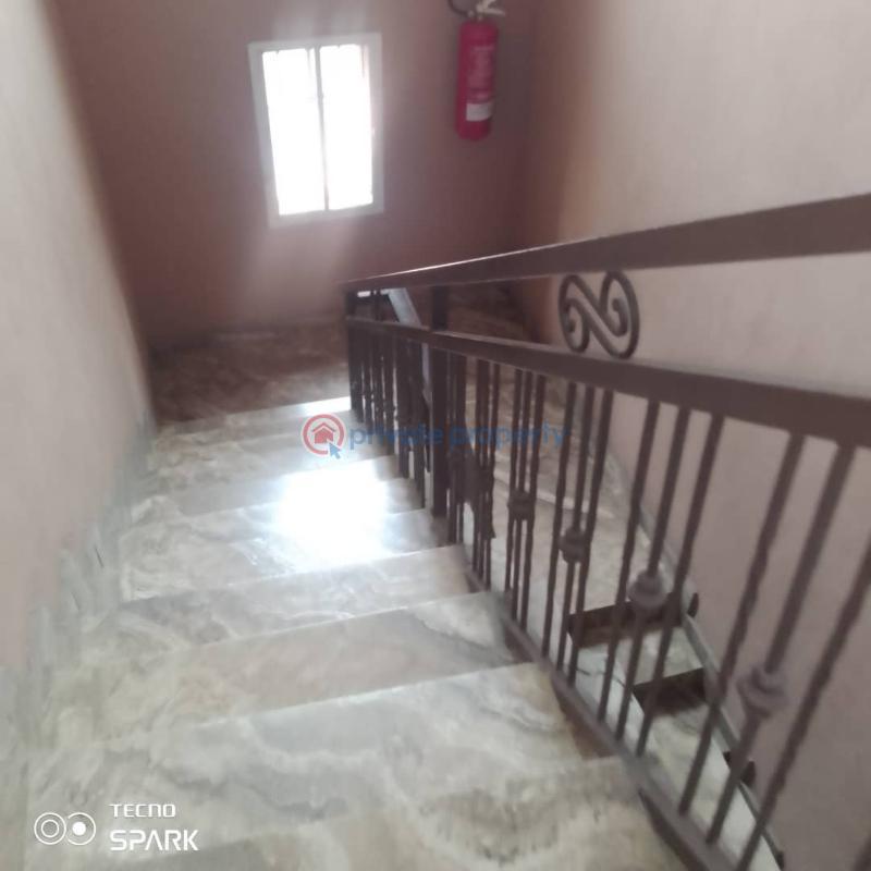 3 bedroom Flat & Apartment For Rent Off Akinwunmi Street, Alagomeji Yaba Lagos - 6