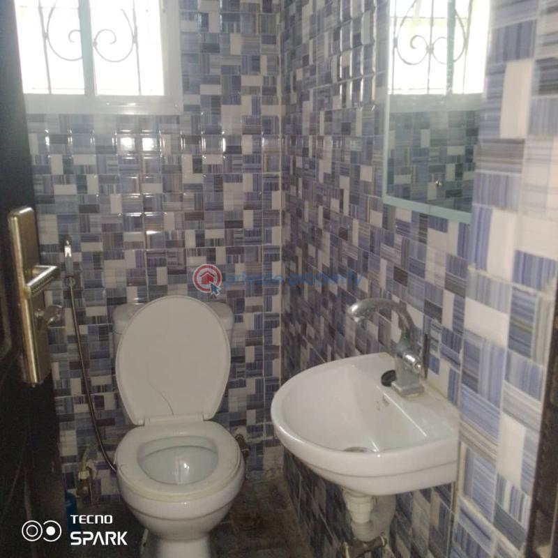 3 bedroom Flat & Apartment For Rent Off Akinwunmi Street, Alagomeji Yaba Lagos - 4