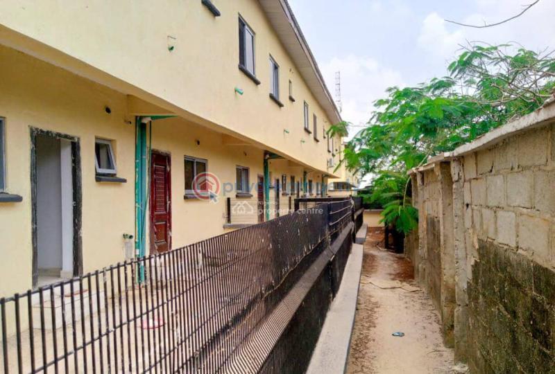 Standard 4 bedroom terraced duplex - 5 4 bedroom Terraced Duplex For Sale T.a. Gardens, Warewa, Berger, Arepo, Ogun Arepo Lagos Extension Ogun - 5