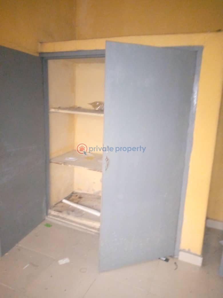 3 bedroom Flat & Apartment For Rent Off Herbert Macaulay Alagomeji Yaba Lagos - 2