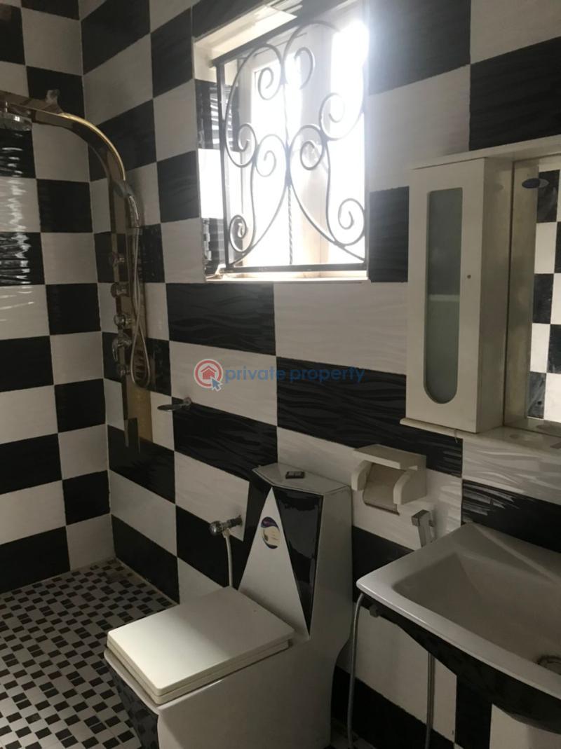 4 bedroom House For Sale At Elebu Area Oluyole Extension Oluyole Estate Ibadan Oyo - 1