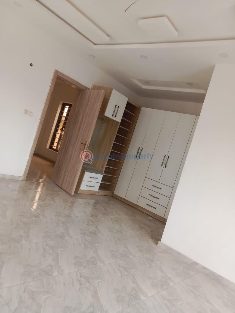 4 bedroom Detached Duplex For Sale College Road Ogba GRA Lagos - 6