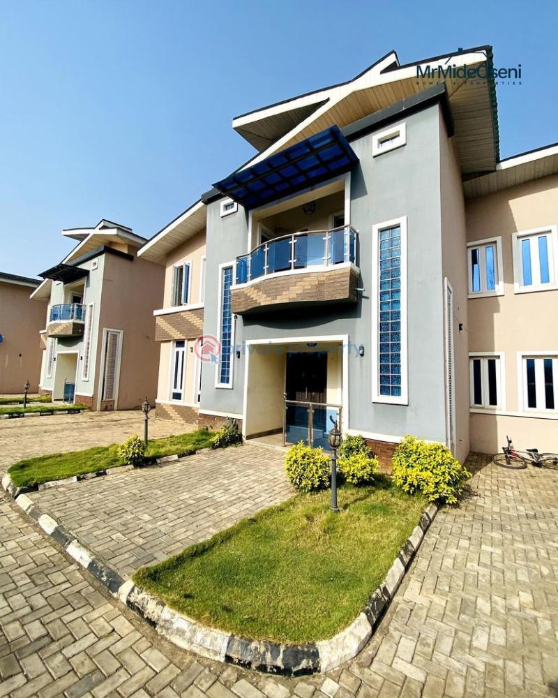 4 bedroom Detached Duplex For Sale Carlton Gate Estate Akobo Ibadan Oyo - 1