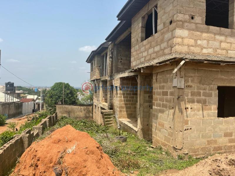4 bedroom House For Sale At Ologuneru Area Ibadan Oyo - 3