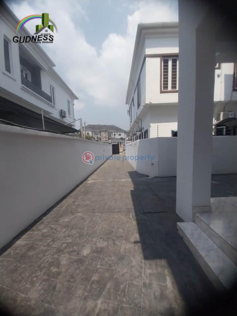 4 bedroom Detached Duplex For Sale Ikota Lekki Lagos - 18