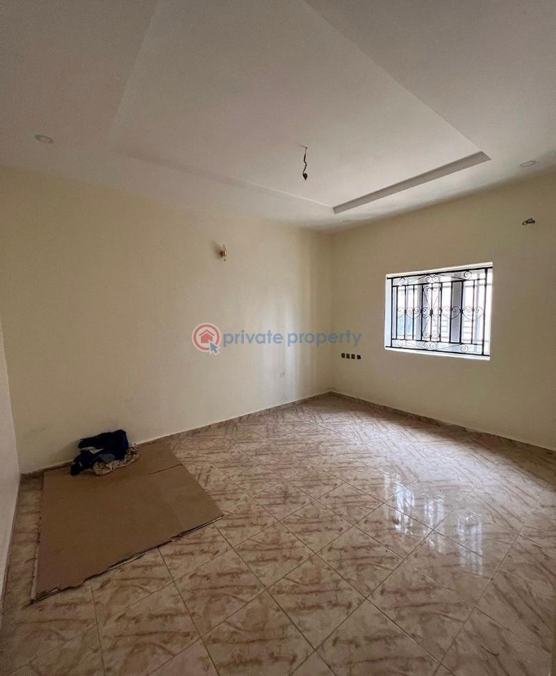 For sale 4 bedroom House Riverpark Estate, Airport Road Lugbe Abuja