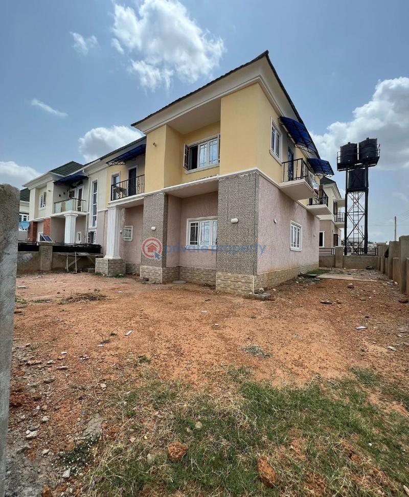 For sale 4 bedroom House Riverpark Estate, Airport Road Lugbe Abuja
